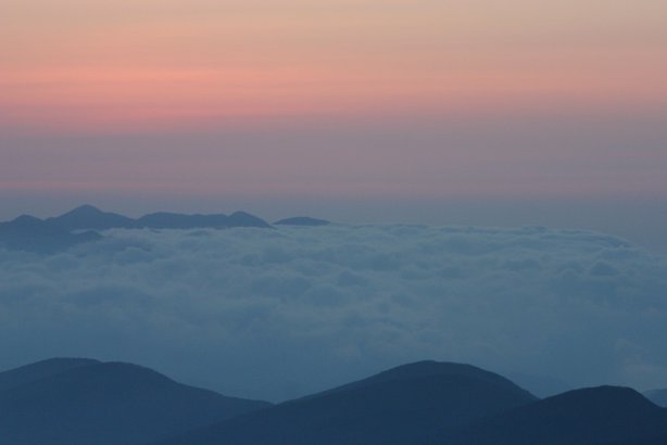 富士山須走口五合目から望む御殿場市街上空の雲海